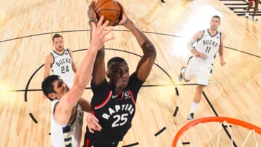 Boucher encabeza triunfo de Raptors ante Bucks