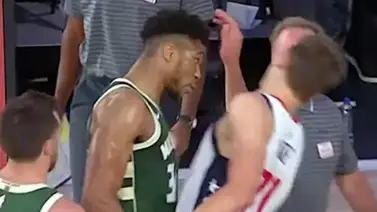 VIDEO: Antetokounmpo es expulsado por violento cabezazo VIDEO: Antetokounmpo es expulsado por violento cabezazo