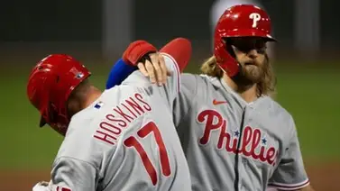 Hoskins, Gregorius y Bohm jonronean contra los Bravos Hoskins, Gregorius y Bohm jonronean contra los Bravos