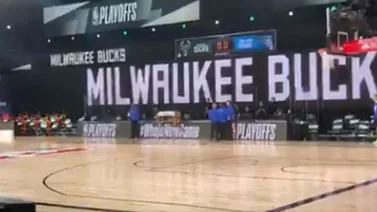 VIDEO Y FOTO: Bucks alza la voz contra la discriminación