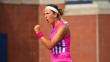 Osaka se retira y Azarenka se queda con el título