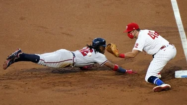 Acuña Jr. fue sacado del juego por sentir rigidez en la corva