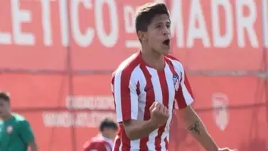 Giuliano Simeone firma su primer contrato profesional con el Atlético Giuliano Simeone firma su primer contrato profesional con el Atlético