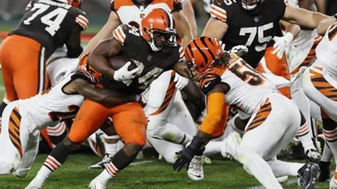 Mayfield gana duelo a Burrow y Browns se imponen a Bengals