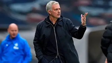 Mourinho: "Prefiero regalar dinero a la caridad que a la FA" Mourinho: "Prefiero regalar dinero a la caridad que a la FA"