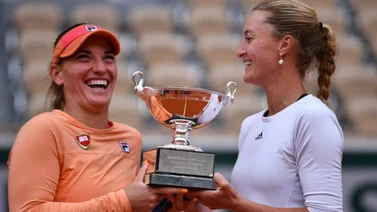 Babos y Mladenovic renuevan su reinado en París