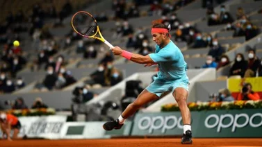 Djokovic despierta con Nadal arriba por dos sets
