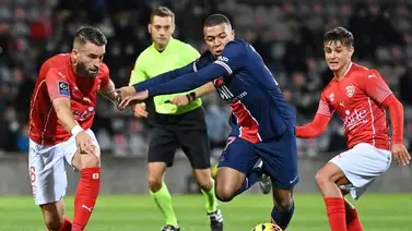 El PSG no se guardó nada y goleó en su visita al Nimes en Ligue One El PSG no se guardó nada y goleó en su visita al Nimes en Ligue One