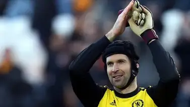 Petr Cech entra al rescate del Chelsea y se inscribe como portero reserva Petr Cech entra al rescate del Chelsea y se inscribe como portero reserva
