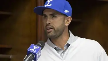 Medias Rojas entrevistan al colombiano Luis Urueta para el puesto de piloto Medias Rojas entrevistan al colombiano Luis Urueta para el puesto de piloto