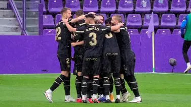 El Alavés resurge a costa de un paupérrimo Real Valladolid El Alavés resurge a costa de un paupérrimo Real Valladolid