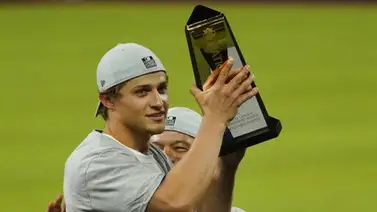 Corey Seager también es el Jugador Más Valioso (MVP) de la Serie Mundial Corey Seager también es el Jugador Más Valioso (MVP) de la Serie Mundial