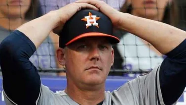 AJ Hinch y Alex Cora cumplen suspensiones y los Tigres se fijan en ellos
