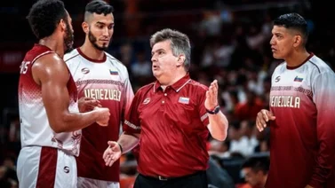 Fernando Duró oficializa nómina de la Vinotinto de las alturas