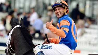 Javier Castellano consigue su tercer triunfo en el Pegasus Stakes