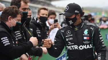 Hamilton dominó el primer libre de Baréin