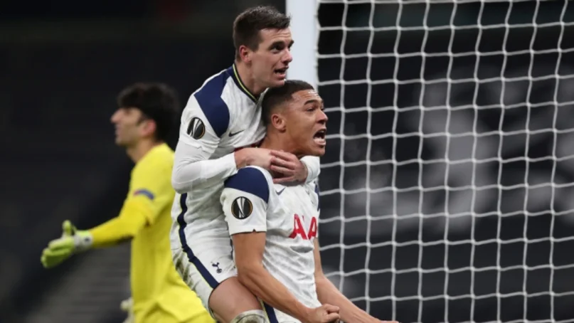 Vinicius y Lo Celso dejan líder al Tottenham