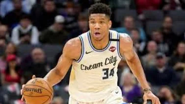 Paseo de Antetokounmpo y Bucks ante los diezmados Bulls
