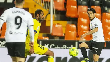 Maxi salva al Valencia ante el Cádiz Maxi salva al Valencia ante el Cádiz