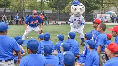 Vea aquí la reacción de este pequeño aficionado de los Mets al enterarse de la llegada de Lindor