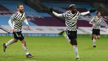 Pogba sitúa líder al Manchester United con una espectacular volea Pogba sitúa líder al Manchester United con una espectacular volea