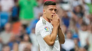 El Real Madrid hace oficial la cesión de Jovic al Eintracht de Fráncfort El Real Madrid hace oficial la cesión de Jovic al Eintracht de Fráncfort