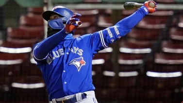 Teoscar Hernández estará un año más con Toronto y por gran suma