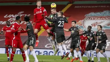 El United sobrevive en Anfield y mantiene el liderato El United sobrevive en Anfield y mantiene el liderato