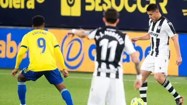 Cádiz y Levante igualan tras primera mitad vibrante y una segunda plana Cádiz y Levante igualan tras primera mitad vibrante y una segunda plana