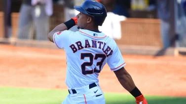 Michael Brantley continuará con los Astros al acordar contrato por dos años