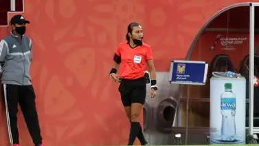 Edina Alves dirigió primera terna femenina en un Mundial de Clubes Edina Alves dirigió primera terna femenina en un Mundial de Clubes