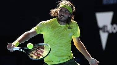 Tsitsipas reacciona y vence a Nadal en cuartos de final