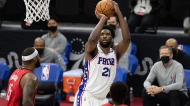 Vuelve Embiid y Sixers cortan racha perdedora para salvar liderato