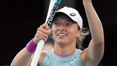 Swiatek y Bencic jugarán la final