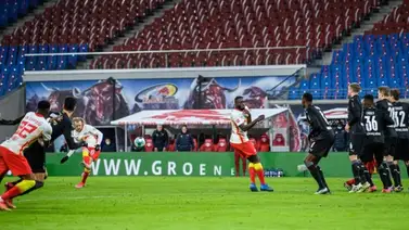 El Leipzig remonta al Gladbach y mantiene abierta la Bundesliga El Leipzig remonta al Gladbach y mantiene abierta la Bundesliga