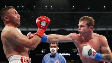 "Canelo" Álvarez asegura que dio el primer paso hacia su meta de ganar todo