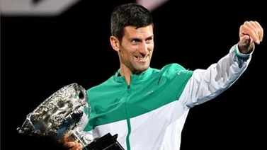 Djokovic iguala con Federer y Medvedev a la caza de Nadal