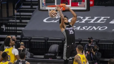 Los Lakers caen en el último suspiro ante los Kings sin James, Gasol y Davis