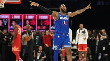 Las estrellas se miden con tapabocas en Atlanta