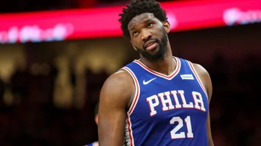 Embiid donará 100.00 dólares a refugios para personas sin hogar