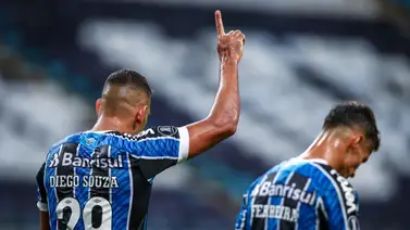 El Gremio golea al Ayacucho con triplete de Diego Souza El Gremio golea al Ayacucho con triplete de Diego Souza