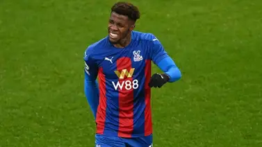 Wilfried Zaha rechaza arrodillarse contra el racismo Wilfried Zaha rechaza arrodillarse contra el racismo