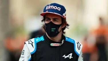Fernando Alonso completó 128 vueltas en su primer día con el Alpine