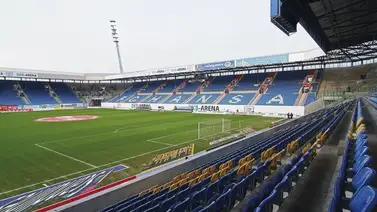 Un puñado de espectadores vuelven a las tribunas en Rostock Un puñado de espectadores vuelven a las tribunas en Rostock