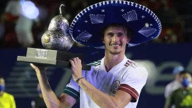 Zverev derrota a Titsipas en épico duelo y gana el Abierto de Acapulco