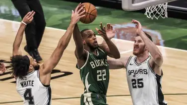 Hawks, verdugos de Lakers con lesión de James; Sixers y Bucks, dominantes Hawks, verdugos de Lakers con lesión de James; Sixers y Bucks, dominantes