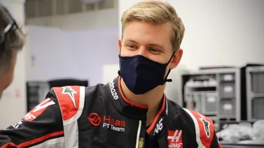 Mick Schumacher rinde tributo a su padre en Fórmula 1