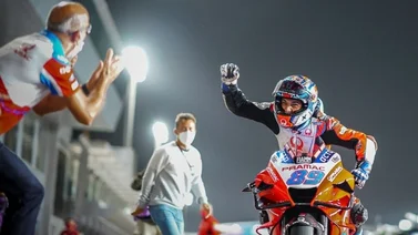 Martín confirmó su ascenso y consiguió la primera pole de su carrera en Doha