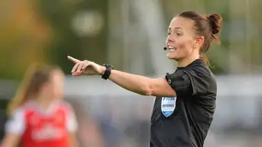 La árbitra Rebecca Welch hace historia en el fútbol inglés La árbitra Rebecca Welch hace historia en el fútbol inglés
