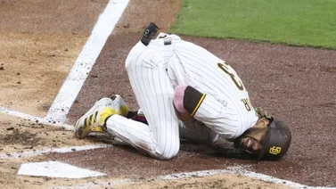Tatis Jr. sufre dislocación parcial en un hombro